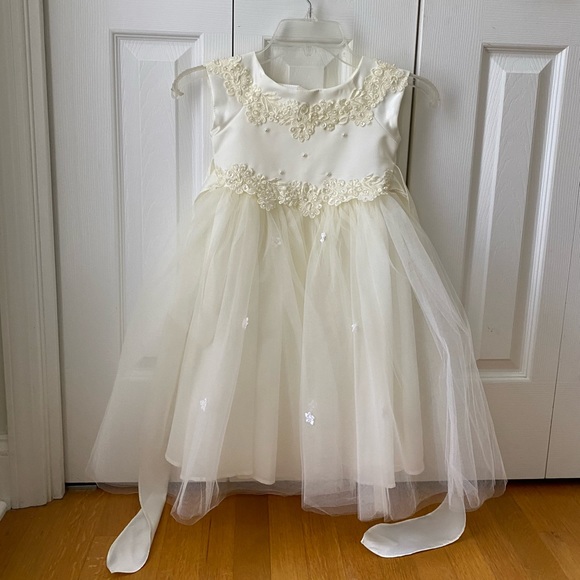 Kid Collection Ivory Flower Girl Dress SZ 4 - Picture 9 of 11